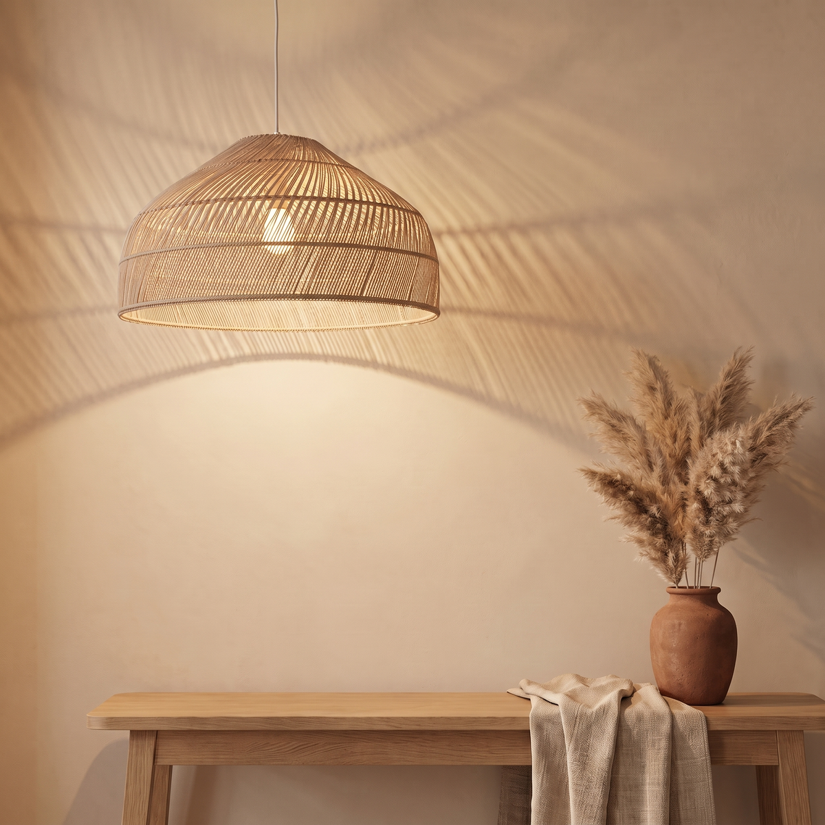 Suspension en Rotin Beige Cloche