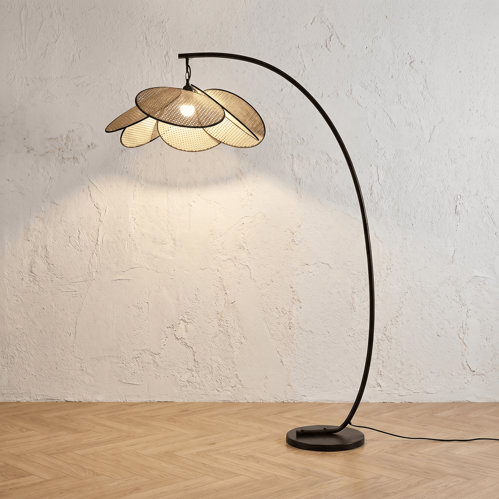 Lampadaire Arche avec Pétales Superposés en Rotin