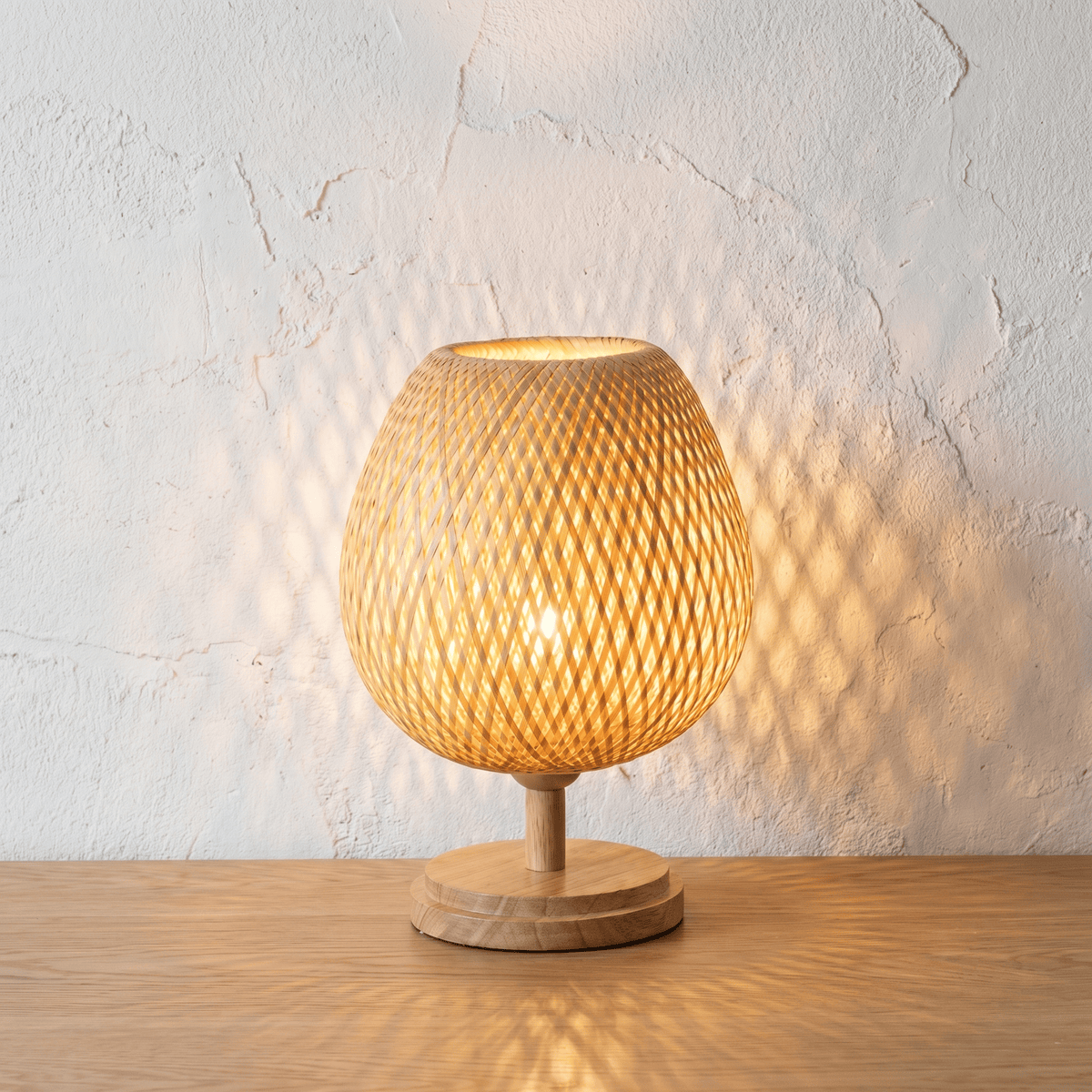Lampe à Poser Bambou Ovoïde Compacte Ajourée