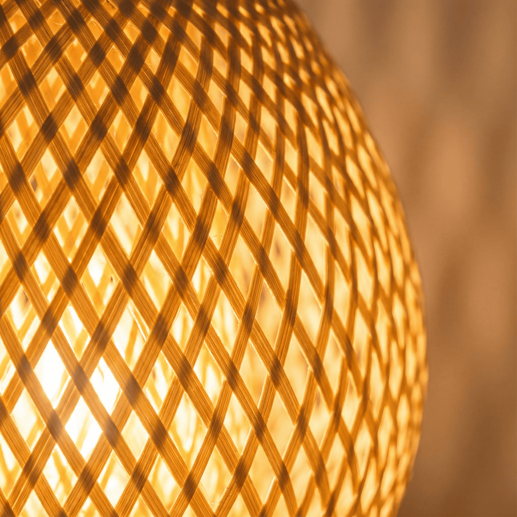 Lampe à Poser Bambou Ovoïde Compacte Ajourée