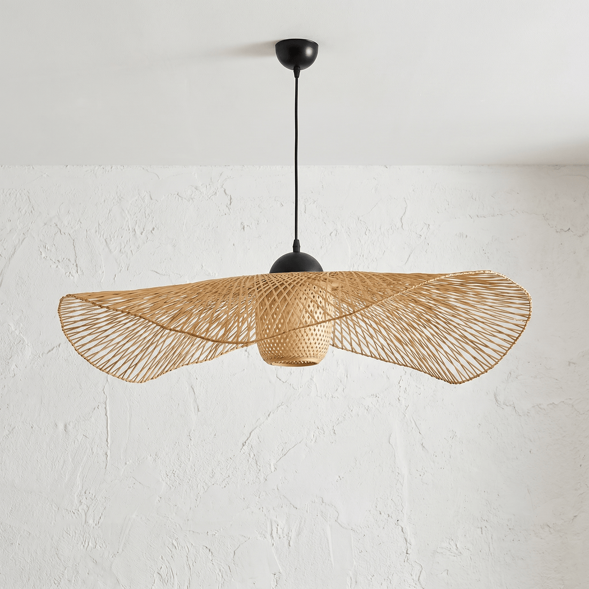 Suspension en Rotin Ailes avec Diffuseur Central