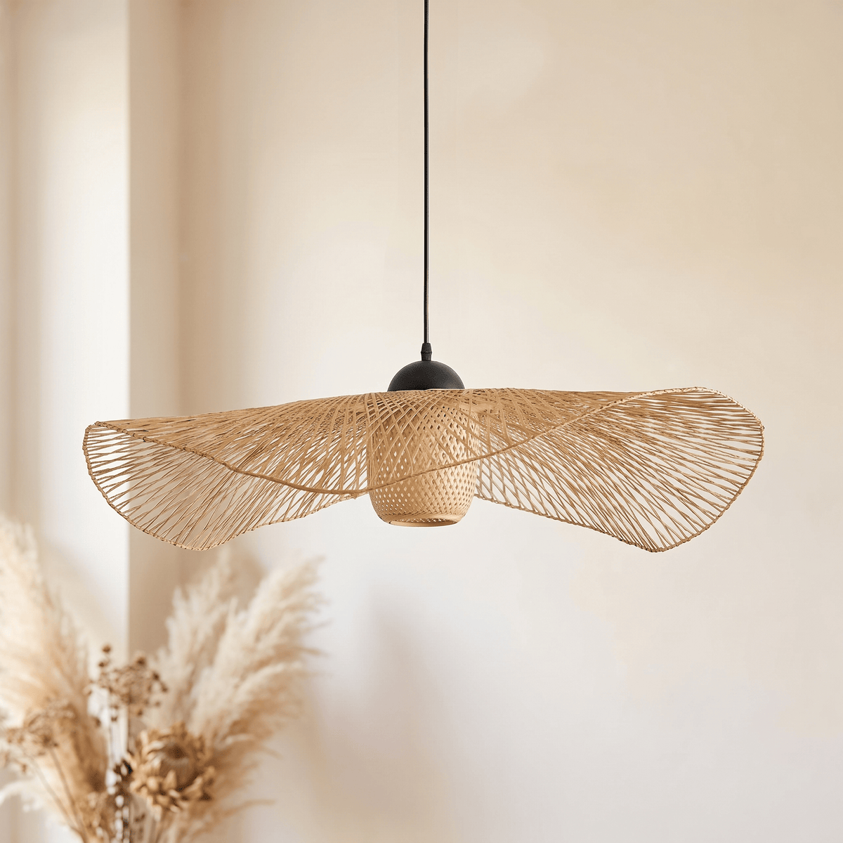 Suspension en Rotin Ailes avec Diffuseur Central