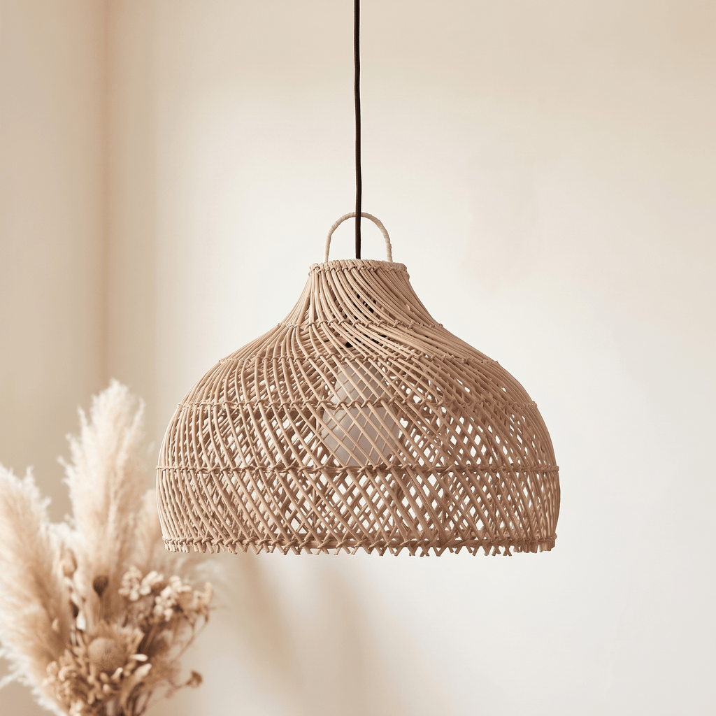 Suspension en Rotin Beige Doré Dôme Évasé