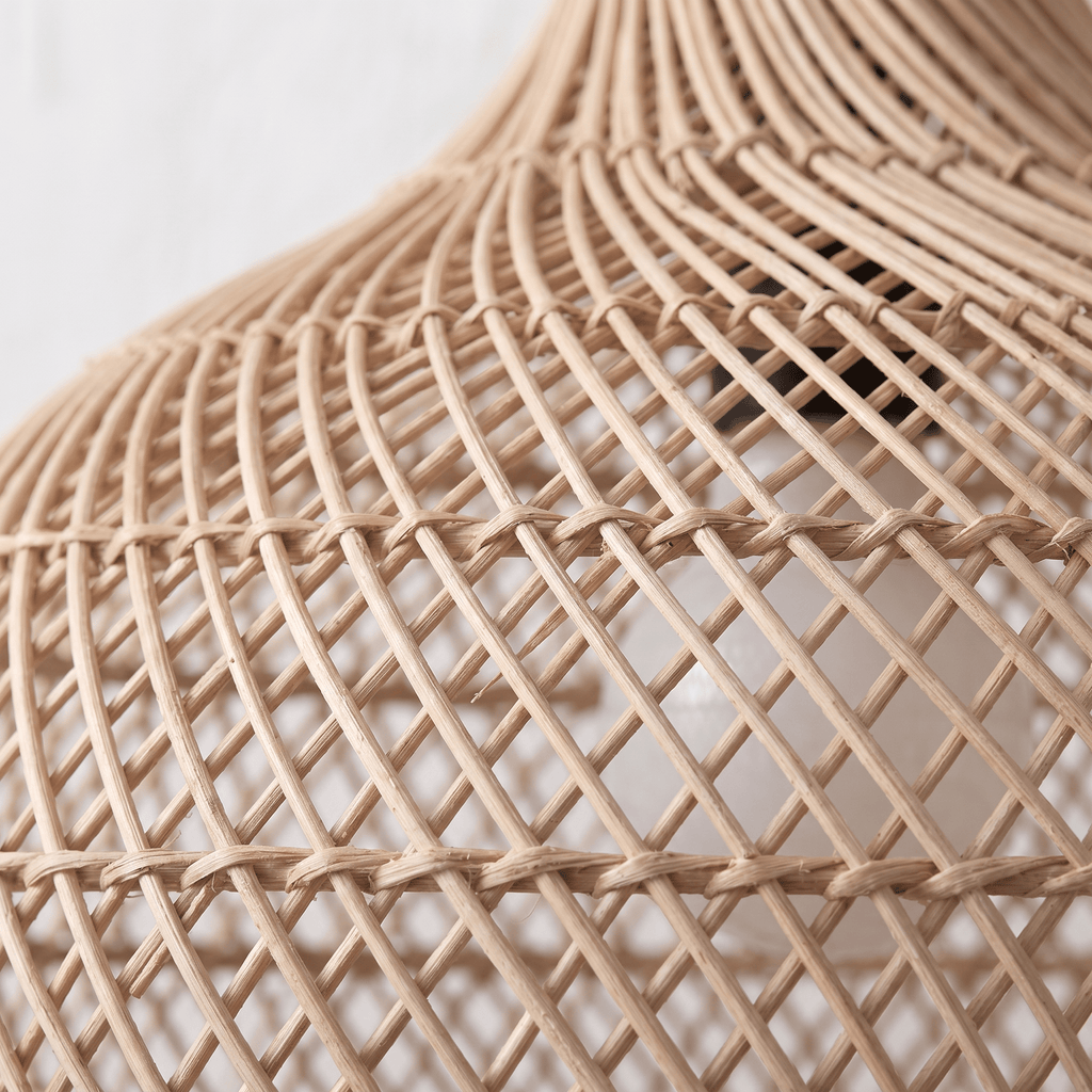 Suspension en Rotin Beige Doré Dôme Évasé