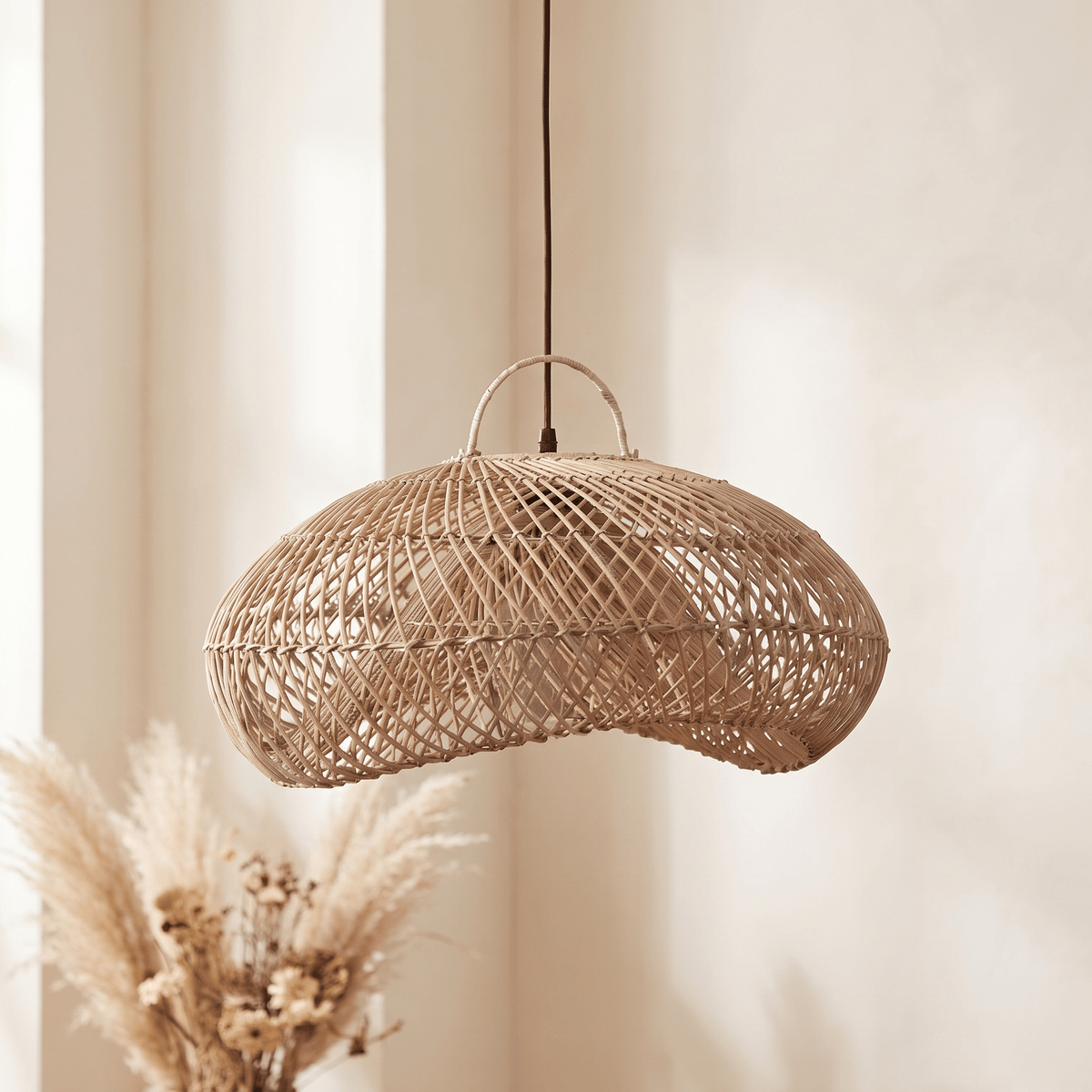 Suspension en Rotin Beige Doré Organique Design