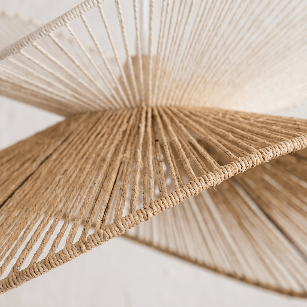 Suspension en Rotin Blanc et Beige Double Vague Sculptural