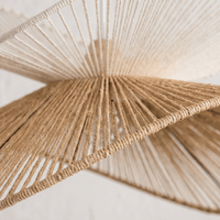 Suspension en Rotin Blanc et Beige Double Vague Sculptural