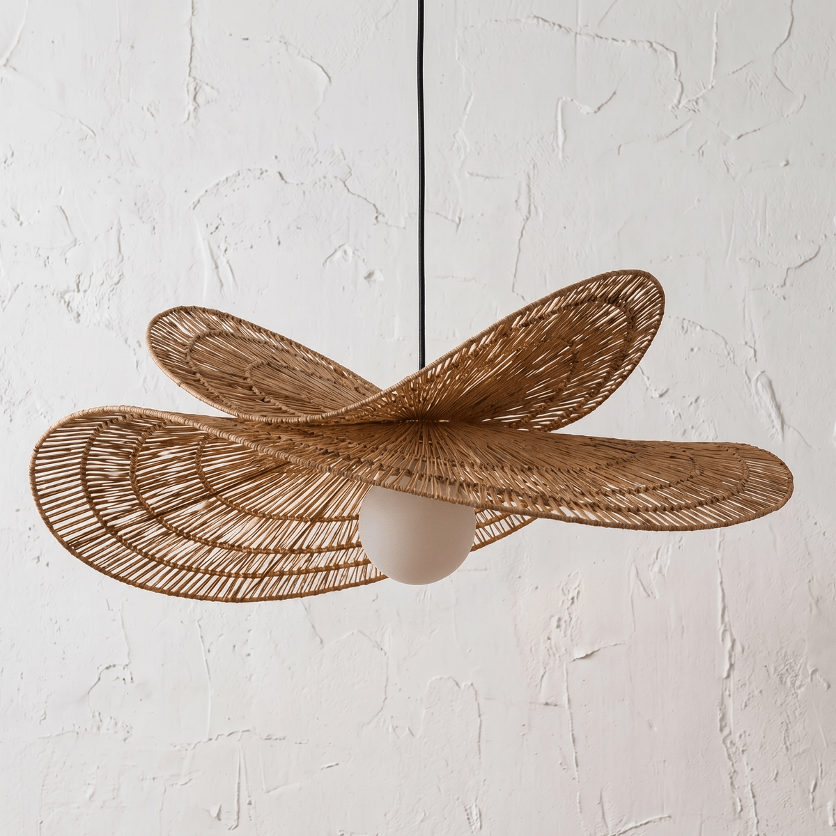 Suspension en Rotin Double Vague Sculptural