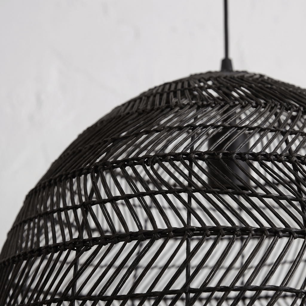 Suspension en Rotin Noir Cloche