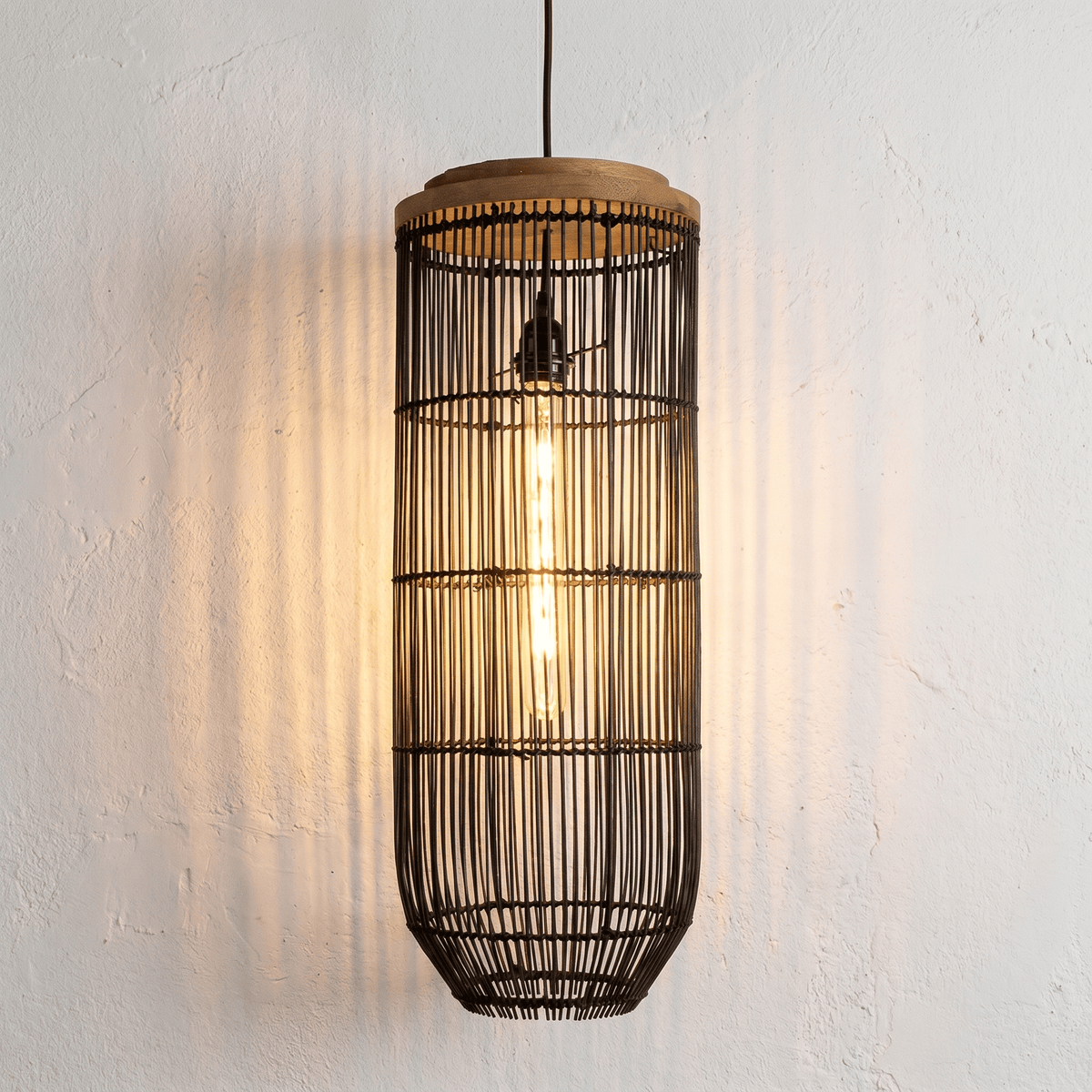 Suspension en Rotin Noir Lanterne Verticale
