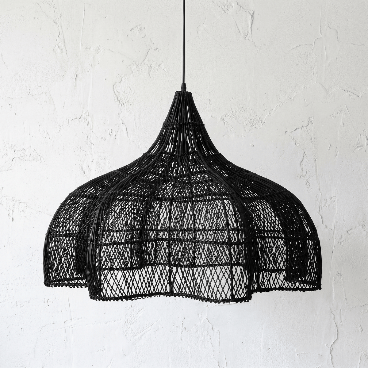 Suspension en Rotin Tulipe Noir