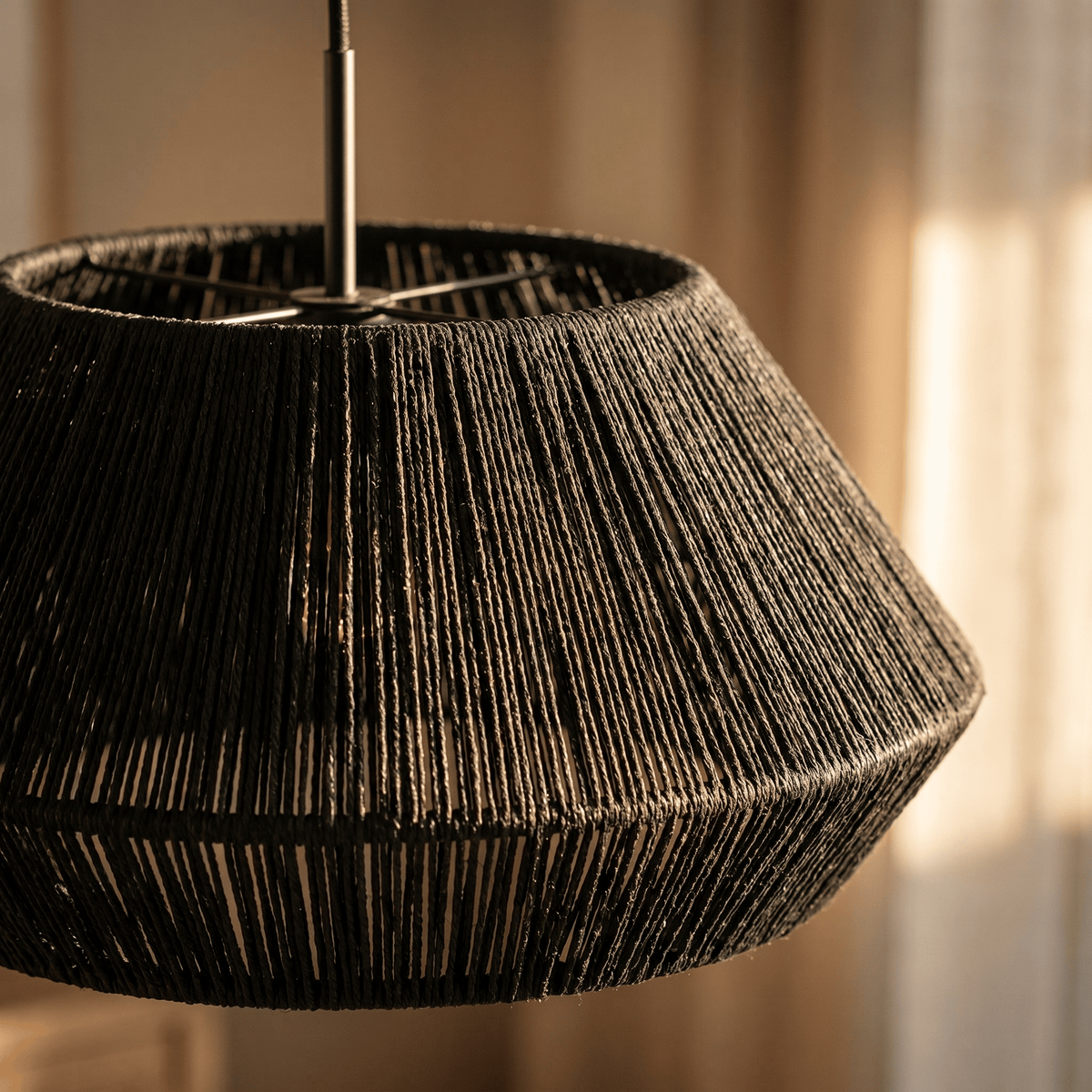 Suspension Rotin Noir Naturel Facettée